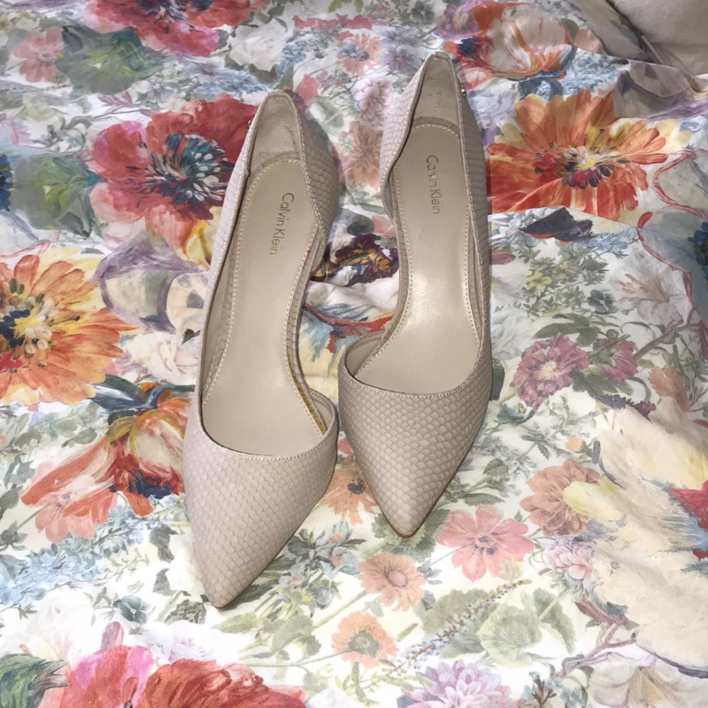 Calvin Kline Pumps